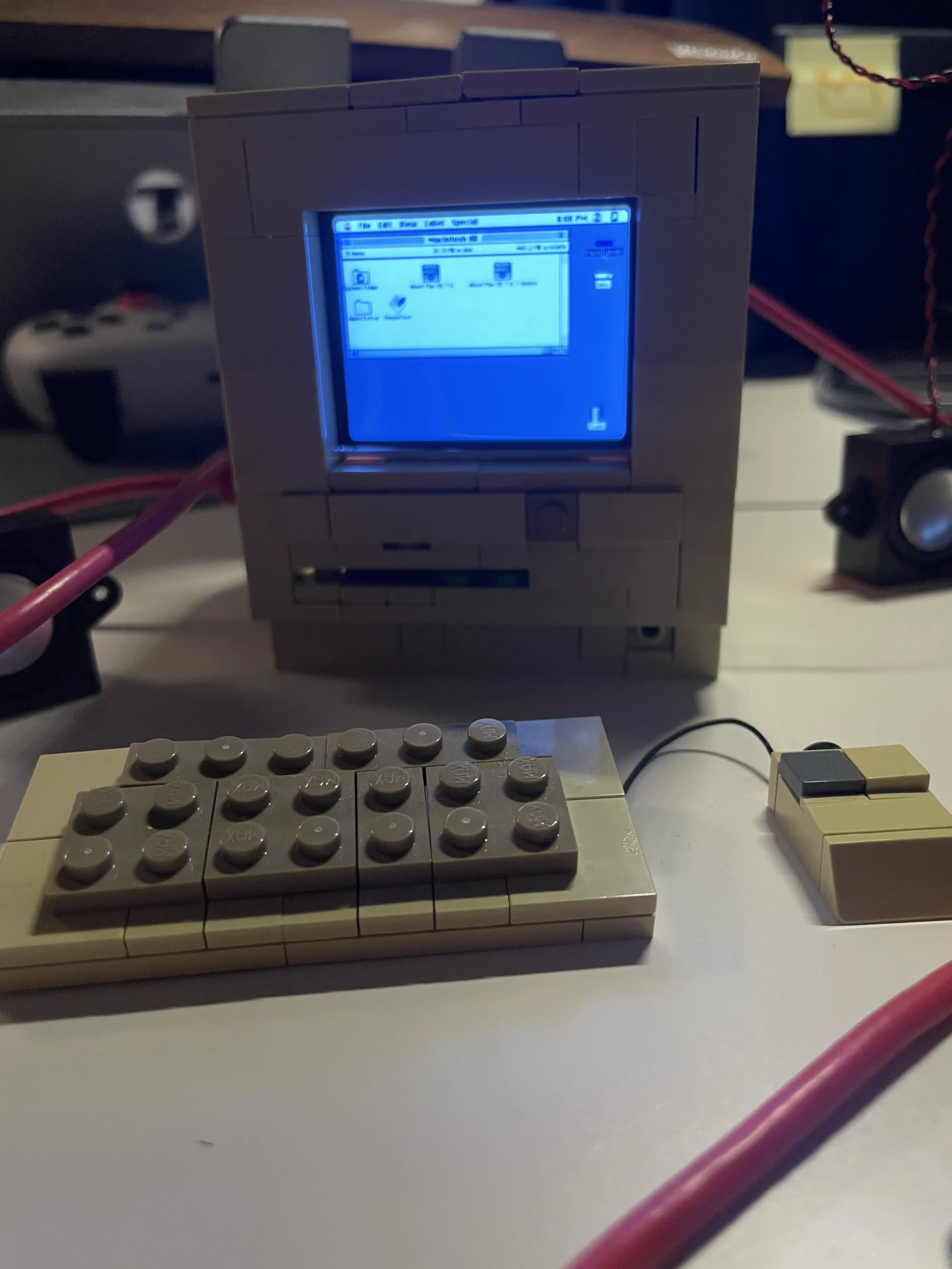Mac OS 7.6.1, live